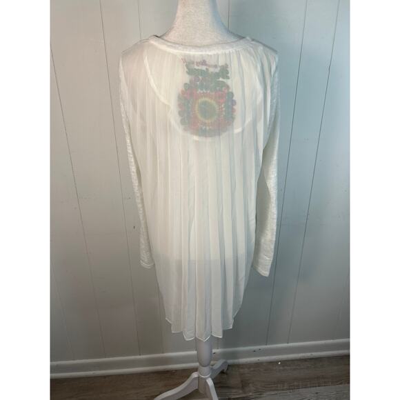 Desigual Prisca white long-sleeve high-low top with studs and sheer pleats. S - Picture 4 of 7